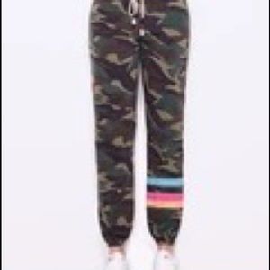 Sundry Stripes Dark Camo Pants size 0. Like new!